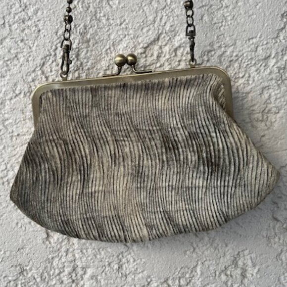 Clutch Purse / Crossbody Bag - like new - Picture 4 of 5